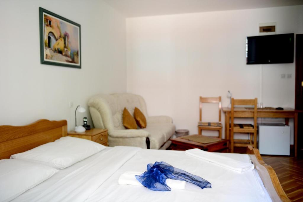 Sanja Former Oliva 3* Budva
